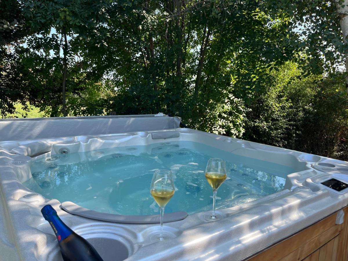 פוגר Gite De Charme 5 Etoiles Pour Couple Avec Sauna Et Jacuzzi Exterieurs Privatifs מראה חיצוני תמונה